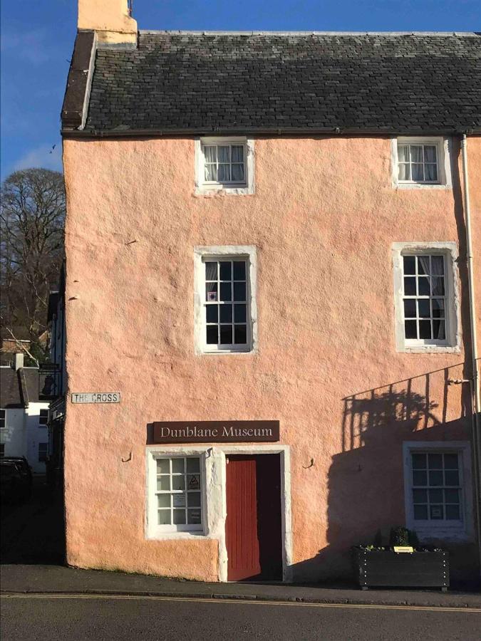Appartamento Fantastic 2 Bed Flat In Dunblane High Street Esterno foto